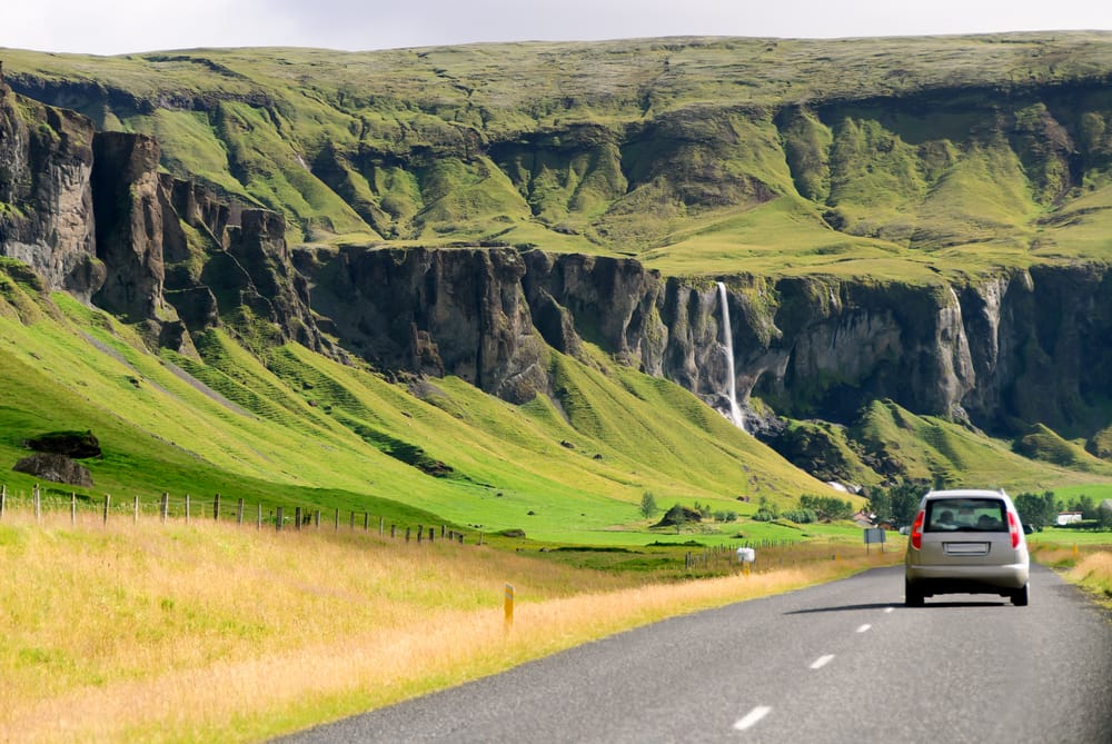 Top Iceland Car Rental Essential Tips for Safely Maneuvering Blind Corners on Your Icelandic Road Trip