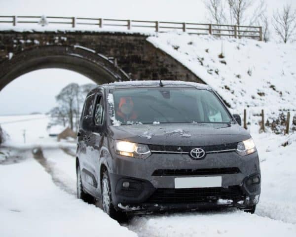 Top Iceland Car Rental proace 1